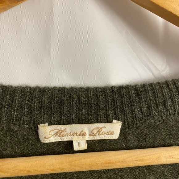 Minnie Rose Cashmere Deep Green V-Neck Sweater - Picture 4 of 10